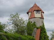 People have turned the city wall towers into houses in Sulzfeld